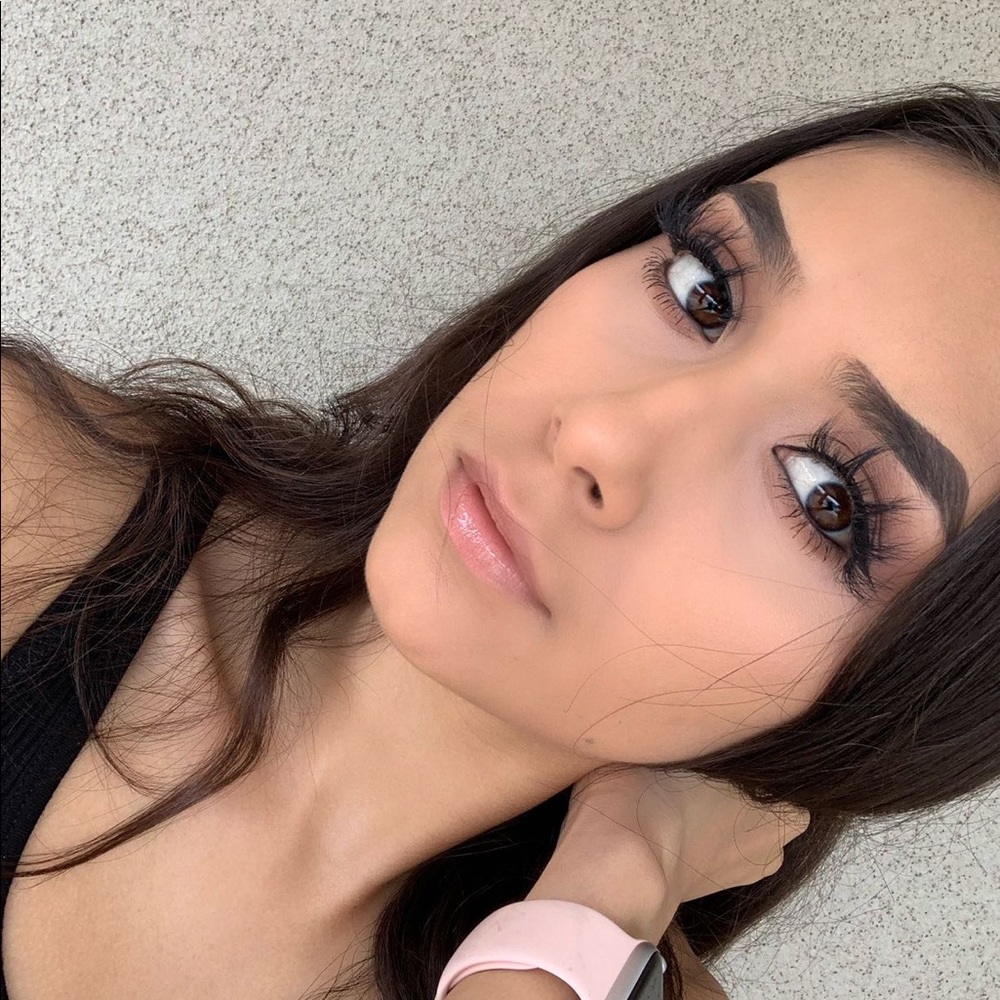 Meet your Posher, Adriana